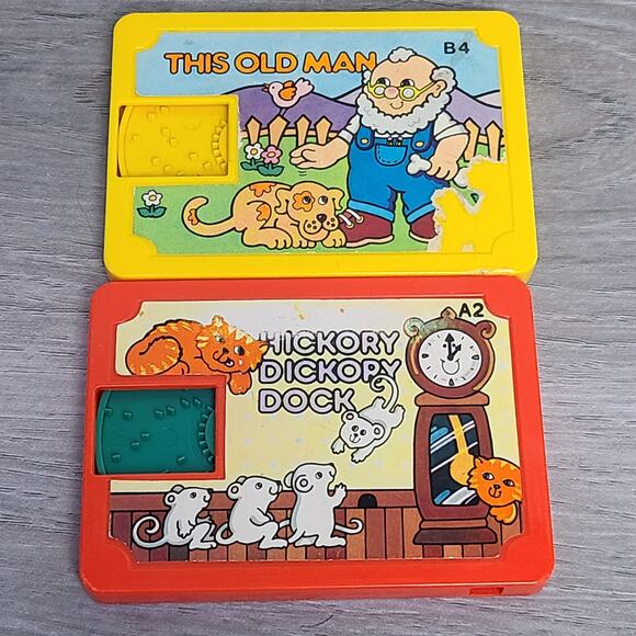 TOMY Bring Along A Song Cassette Music Box Player 1980's Two Tapes Works - Picture 7 of 7